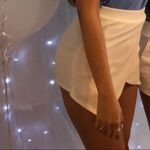 Bohoo white skort - Picture 2 of 2